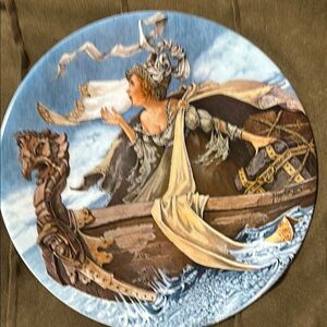 Decorative Round Wall Art with Historical Scene